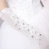Schöne Weiß Hochzeit 2018 Schnüren Perlenstickerei Tülle Kristall Brauthandschuhe