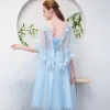 Hada de las flores Azul Cielo Cortos Vestidos de graduación 2018 A-Line / Princess V-Cuello Tul Con Chal Rebordear Apliques Sin Espalda de fiesta Vestidos Formales