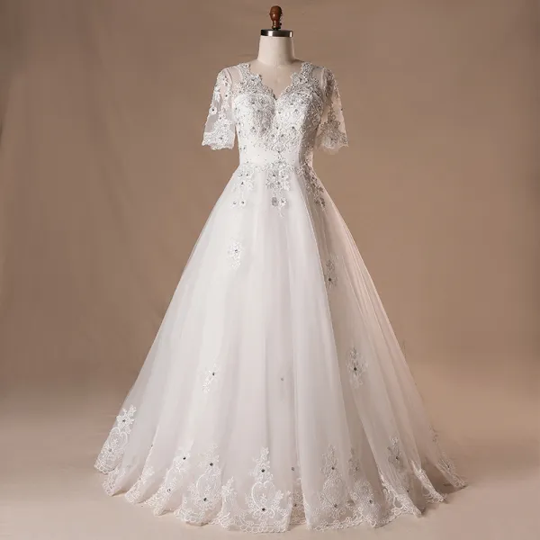 Elegant Classic White Wedding Dresses 2017 A-Line / Princess Lace V-Neck Tulle Beading Sequins Appliques Backless Wedding