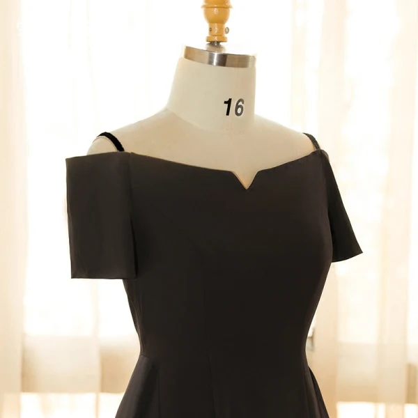 Classic Elegant Black Plus Size Graduation Dresses 2018 A-Line / Princess Butterfly Appliques Strapless Homecoming Formal Dresses Classic Elegant Black Plus Size Graduation Dresses 2018 A-Line / Princess Butterfly Appliques Strapless Homecoming Formal Dresses