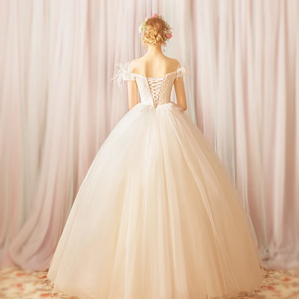 Schöne Weiß Lange Brautkleider 2018 Tülle Applikationen Rückenfreies Perlenstickerei Pailletten Bandeau Ballkleid Hochzeit