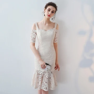 Chic Beautiful 2017 White Graduation Dresses Appliques Pierced Lace Strapless Trumpet Mermaid Homecoming Formal Dresses