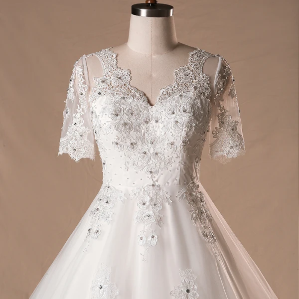 Elegante Klassisch Weiß Brautkleider 2017 A Linie Spitze V-Ausschnitt Tülle Perlenstickerei Pailletten Applikationen Rückenfreies Hochzeit