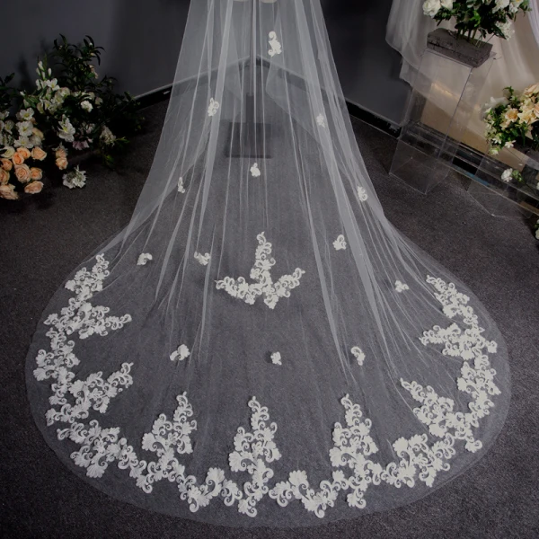 Moderne / Mode Blanche Dentelle 3D Voile De Mariée Fait main Chiffon Chapel Train Dentelle Mariage Accessorize 2019