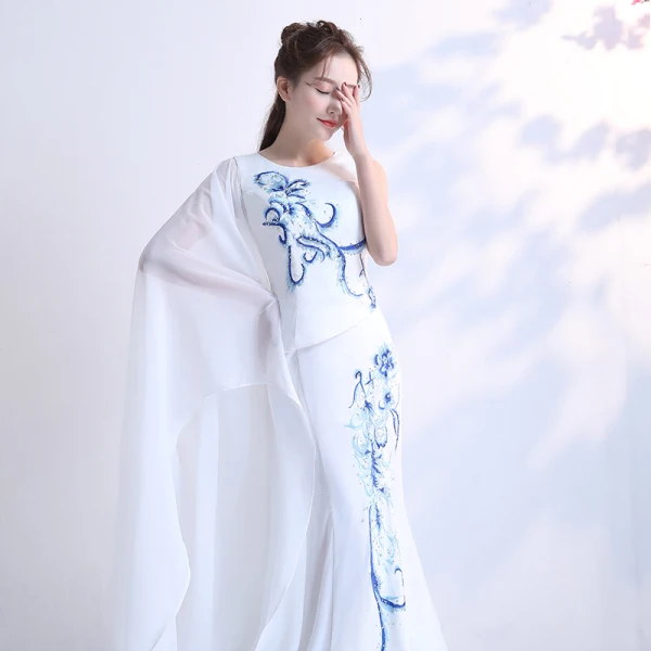 Luxury / Gorgeous Chinese style White Court Train Evening Dresses  2018 Trumpet / Mermaid U-Neck Charmeuse Embroidered Beading Rhinestone Evening Party Formal Dresses
