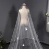 Modern Witte 3D kant Bruidssluier Handgemaakt Chiffon Chapel Train Kanten Huwelijk Accessoires 2019