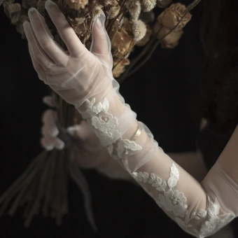 Modern Fashion White Bridal Gloves 2020 Tulle Lace Up Appliques Wedding Accessories