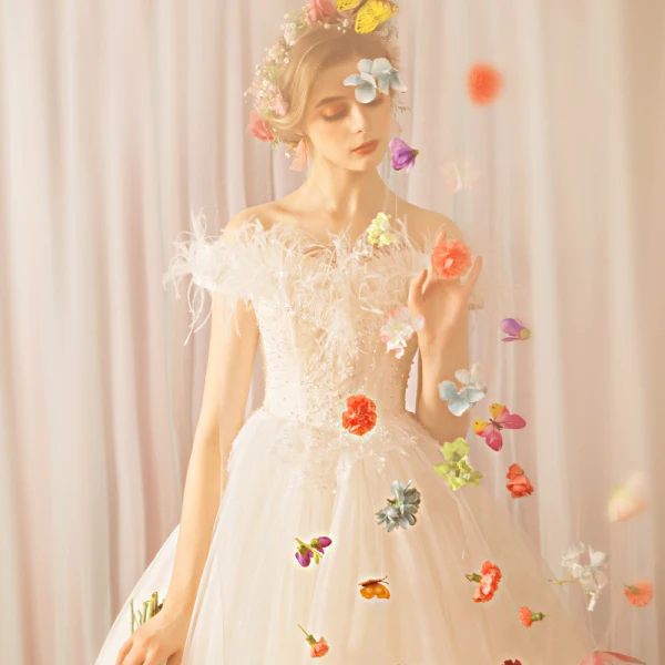 Schöne Weiß Lange Brautkleider 2018 Tülle Applikationen Rückenfreies Perlenstickerei Pailletten Bandeau Ballkleid Hochzeit