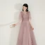 Snygga / Fina Pärla Rosa Genomskinliga Aftonklänningar 2020 Prinsessa Fyrkantig Ringning 1/2 ärm Appliqués Spets Långa Ruffle Halterneck Formella Klänningar