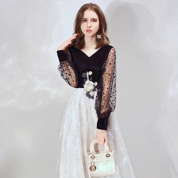 Affordable Black Evening Dresses 2020 A-Line / Princess V-Neck Puffy Long Sleeve Lace Appliques Spotted Tulle Floor-Length / Long Ruffle Backless Formal Dresses
