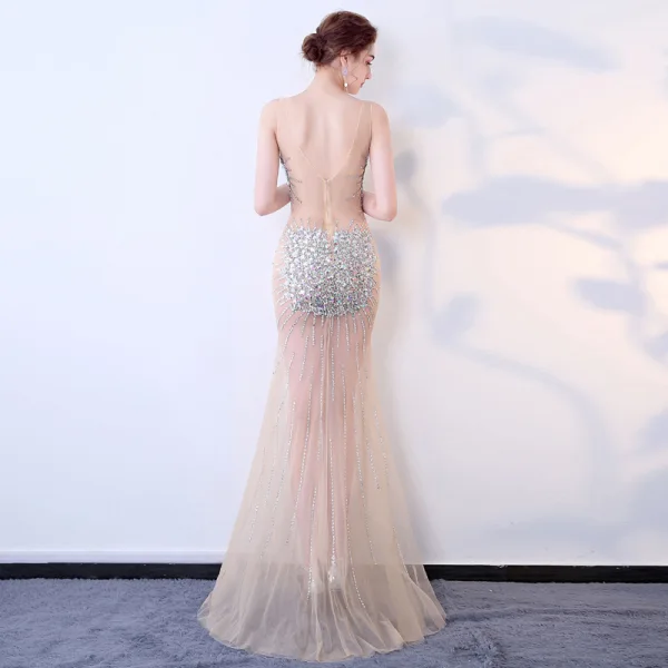 Sexy Champagne Transparentes Robe De Soirée 2018 Trompette / Sirène V-Cou Sans Manches Faux Diamant Paillettes Train De Balayage Dos Nu Robe De Ceremonie