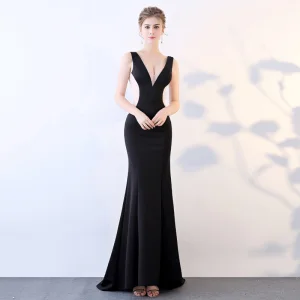 Sexy Black See Through Evening Dresses 2018 Trumpet Mermaid V Neck Sleeveless Sweep Train Ruffle Backless Formal Dresses