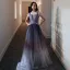 Elegante Violett Farbverlauf Abendkleider 2020 A Linie Schultern Ärmellos Strass Perlenstickerei Stoffgürtel Lange Rüschen Rückenfreies Festliche Kleider