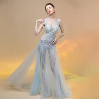 Sexy Bleu Ciel Transparentes Été Robe De Soirée 2018 Princesse V Cou Sans Manches Perlage Train De Balayage Volants Dos Nu Robe De Ceremonie