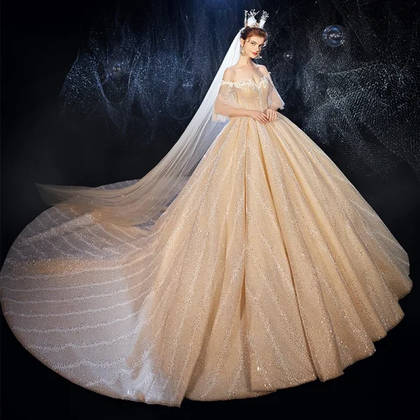 Lyx Champagne Bröllopsklänningar 2020 Balklänning Av Axeln Bell ärmar 3/4 ärm Halterneck Glittriga / Glitter Tyll Appliqués Spets Rhinestone Cathedral Train Ruffle