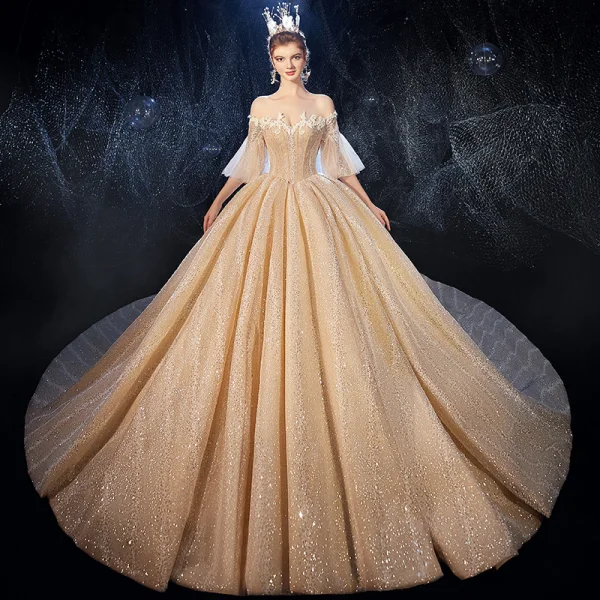 Lyx Champagne Bröllopsklänningar 2020 Balklänning Av Axeln Bell ärmar 3/4 ärm Halterneck Glittriga / Glitter Tyll Appliqués Spets Rhinestone Cathedral Train Ruffle