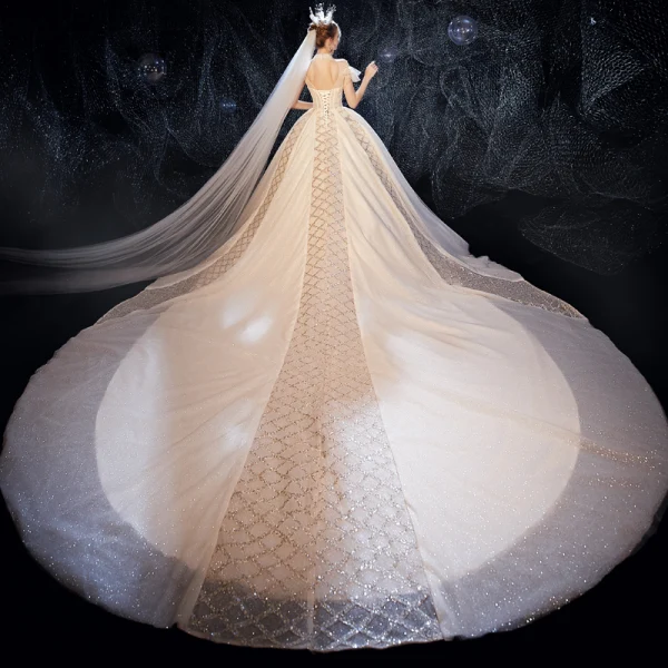 Vintage Champagner Durchsichtige Brautkleider / Hochzeitskleider 2020 Ballkleid Stehkragen Kurze Ärmel Rückenfreies Pailletten Perlenstickerei Glanz Tülle Rüschen Kathedrale Schleppe
