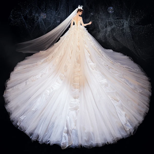 Luxe Champagne Transparentes Robe De Mariée 2020 Robe Boule Encolure Carrée 3/4 Manches Dos Nu Glitter Organza Appliques En Dentelle Perlage Cathedral Train Volants