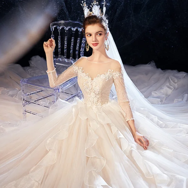 Luxe Champagne Transparentes Robe De Mariée 2020 Robe Boule Encolure Carrée 3/4 Manches Dos Nu Glitter Organza Appliques En Dentelle Perlage Cathedral Train Volants