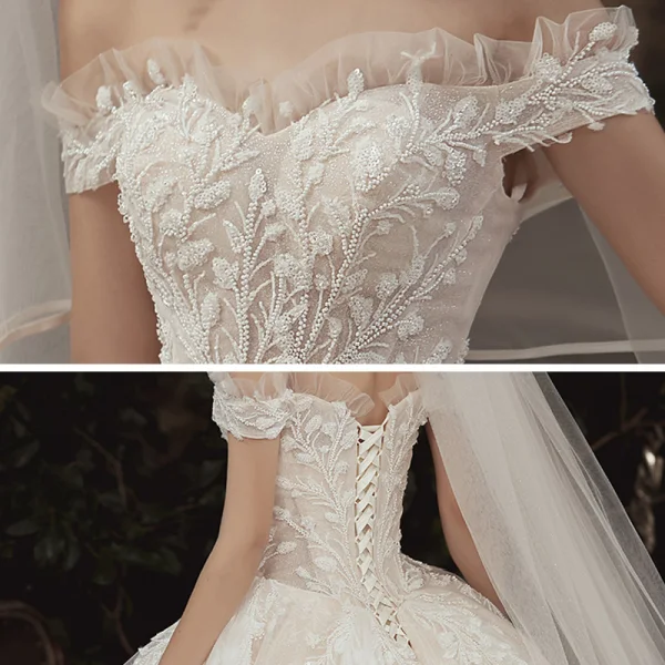 Lyx Champagne Bröllopsklänningar 2020 Balklänning Av Axeln Korta ärm Halterneck Glittriga / Glitter Tyll Appliqués Spets Beading Royal Train Ruffle