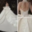 Vintage / Originale Transparentes Ivoire Satin Robe De Mariée 2020 Robe Boule Col Haut Manches Longues Dos Nu Appliques En Dentelle Fait main Perlage Royal Train Volants