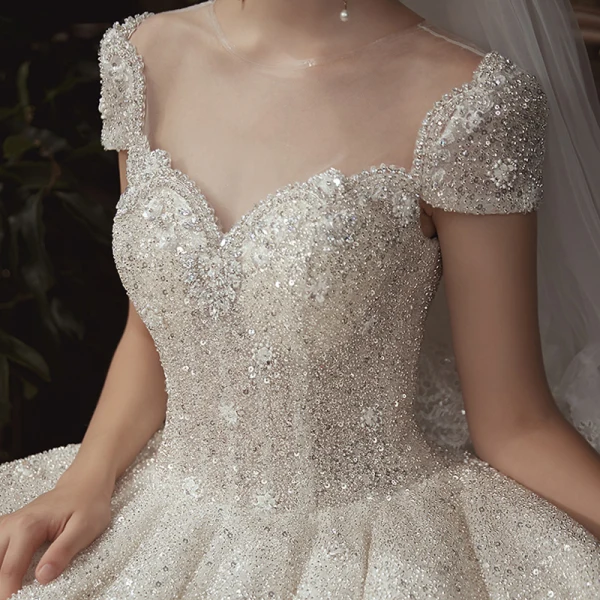 Luxus / Herrlich Ivory / Creme Garten / Im Freien Brautkleider / Hochzeitskleider 2020 A Linie Durchsichtige Rundhalsausschnitt Kurze Ärmel Rückenfreies Glanz Tülle Pailletten Perlenstickerei Sweep / Pinsel Zug Rüschen