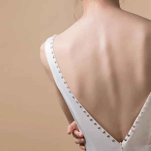 Sexy Ivoire Transparentes Robe De Soirée 2018 Trompette / Sirène épaules Sans Manches Paillettes Faux Diamant Perlage Tribunal Train Volants Dos Nu Robe De Ceremonie
