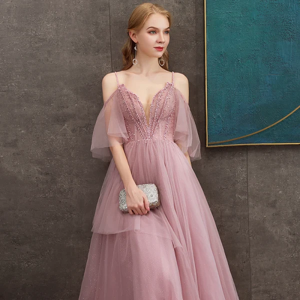 Flotte Rosa Selskabskjoler 2020 Prinsesse Spaghetti Straps Dyb v-hals Kort Ærme Glitter Tulle Beading Lange Flæse Halterneck Kjoler