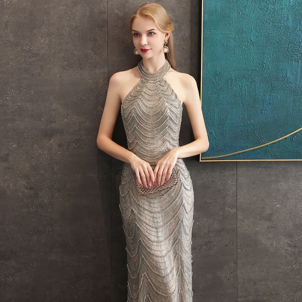 Haut de Gamme Gris Robe De Soirée 2020 Trompette / Sirène Titulaire Sans Manches Perlage Longue Volants Dos Nu Robe De Ceremonie