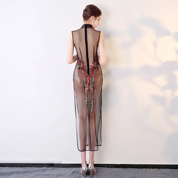 Style Chinois Noire Transparentes Robe De Soirée 2018 Gaine / Ajustement Col Haut Sans Manches Appliques En Dentelle Perlage Fendue devant Thé Longueur Robe De Ceremonie