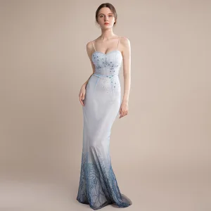 Sexy Bleu Ciel Dégradé De Couleur Bleu Marine Robe De Soirée 2018 Trompette Sirène Sans Manches Bretelles Spaghetti Perlage Dos Nu Laçage Noeud Longue Volants Robe De Ceremonie