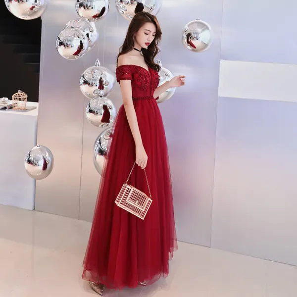Chic / Beautiful Burgundy Prom Dresses 2019 A-Line / Princess Short Sleeve Off-The-Shoulder Beading Floor-Length / Long Ruffle Backless Formal Dresses