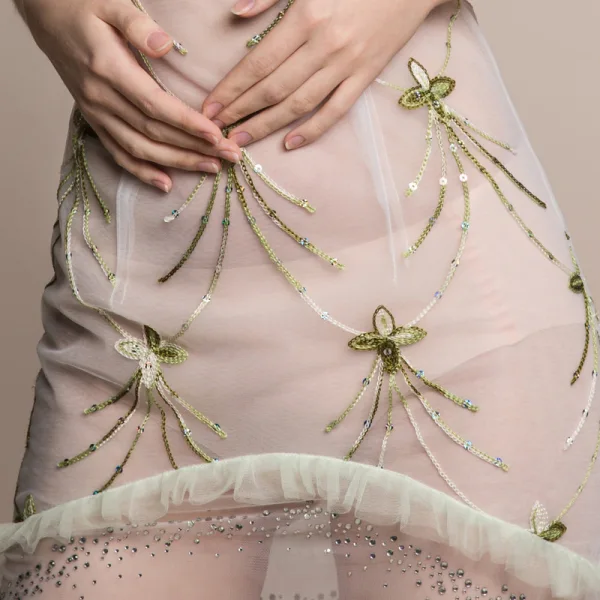 Sexy Ivoire Transparentes Été Robe De Soirée 2018 Gaine / Ajustement V-Cou Sans Manches Appliques Paillettes Faux Diamant Longue Volants Dos Nu Robe De Ceremonie