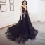 Sexy Noire Robe De Soirée 2018 Princesse V-Cou Sans Manches Appliques En Dentelle Noeud Tribunal Train Volants Dos Nu Robe De Ceremonie
