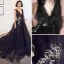 Sexy Noire Robe De Soirée 2018 Princesse V-Cou Sans Manches Appliques En Dentelle Noeud Tribunal Train Volants Dos Nu Robe De Ceremonie