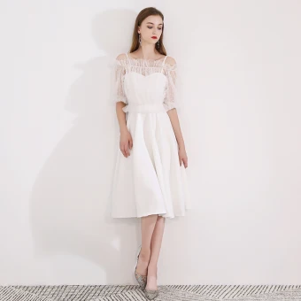 Simple Ivoire De Retour Robe De Graduation Avec Châle 2018 Princesse Sans Manches Bretelles Spaghetti Thé Longueur Volants Dos Nu Robe De Ceremonie
