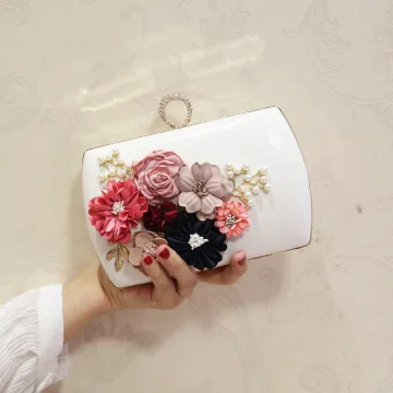 Blomma Fe Vita Pu Fyrkantiga Kuvertväska 2021 Metall Beading Pärla Blomma