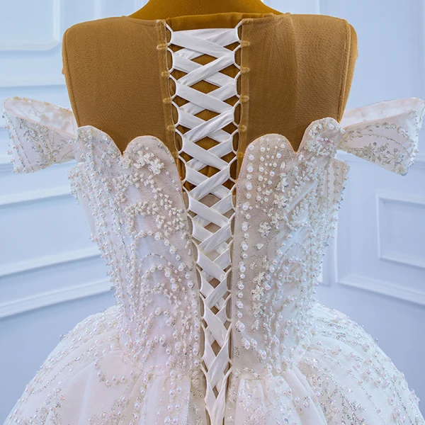 Luxury / Gorgeous White Bridal Wedding Dresses 2021 Ball Gown See-through Scoop Neck Short Sleeve Handmade  Beading Pearl Glitter Tulle Chapel Train Ruffle
