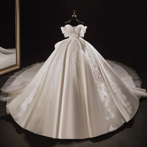 Luxe Ivoire Satin La Mariée Robe De Mariée 2021 Robe Boule De L 039 Épaule Manches Courtes Dos Nu Appliques En Dentelle Fait Main Perlage Cathedral Train