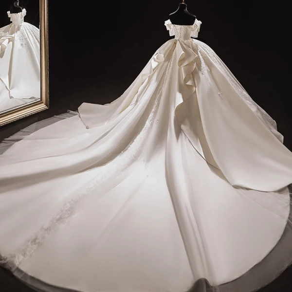 Luxury / Gorgeous Ivory Satin Bridal Wedding Dresses 2021 Ball Gown Off-The-Shoulder Short Sleeve Backless Appliques Lace Handmade  Beading Cathedral Train