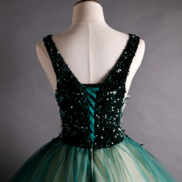 High-end Dark Green Dancing Prom Dresses 2021 Ball Gown V-Neck Sleeveless Appliques Lace Beading Floor-Length / Long Ruffle Backless Formal Dresses