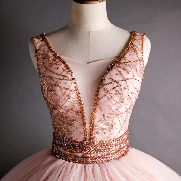 High End Pink Tanzen Ballkleider 2021 Ballkleid Durchsichtige Tiefer V-Ausschnitt Ärmellos Perlenstickerei Pailletten Lange Rüschen Rückenfreies Festliche Kleider