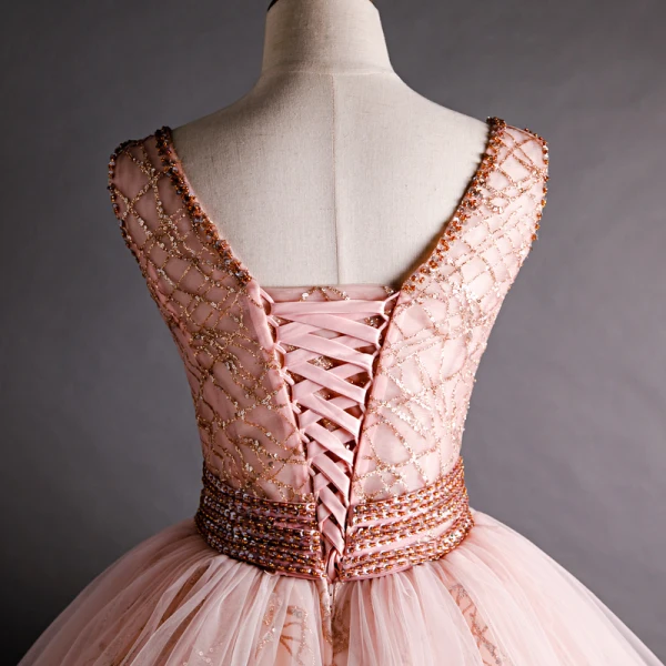 High End Pink Tanzen Ballkleider 2021 Ballkleid Durchsichtige Tiefer V-Ausschnitt Ärmellos Perlenstickerei Pailletten Lange Rüschen Rückenfreies Festliche Kleider