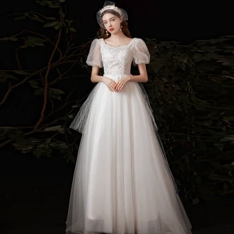 Abordable Jardin Extérieur Blanche Robe De Mariée 2021 Princesse Encolure Carrée Gonflée Manches Courtes Dos Nu Appliques En Dentelle Paillettes Train De Balayage
