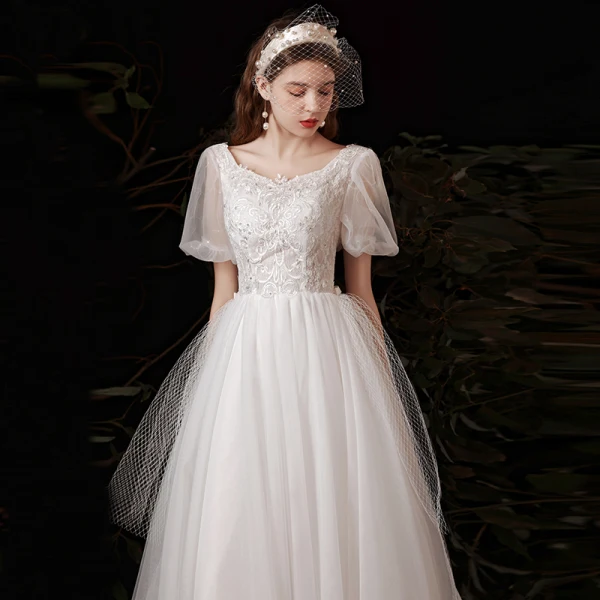 Abordable Jardin / Extérieur Blanche Robe De Mariée 2021 Princesse Encolure Carrée Gonflée Manches Courtes Dos Nu Appliques En Dentelle Paillettes Train De Balayage