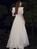 Prisvärd Vita Chiffong Trädgård / Utomhus Bröllopsklänningar 2021 Prinsessa V-Hals Pösigt Korta ärm Halterneck Långa Ruffle