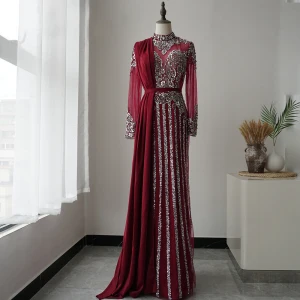 Haut De Gamme Bordeaux Transparentes Robe De Soirée 2021 Gaine Ajustement Col Haut Manches Longues Faux Diamant Ceinture Longue Robe De Ceremonie