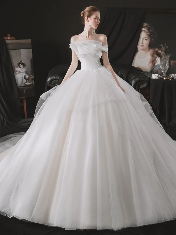 Minimalistisch Weiß Hochzeits Brautkleider / Hochzeitskleider 2021 A Linie Bandeau One-Shoulder Kurze Ärmel Rückenfreies Kathedrale Schleppe Rüschen