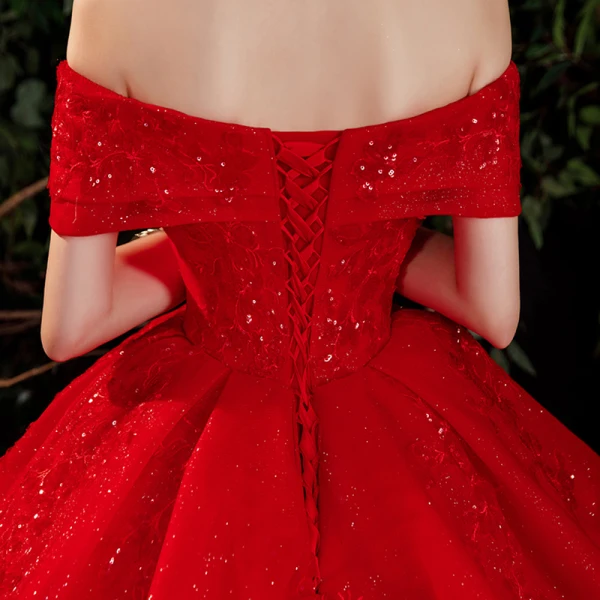 Schöne Rot Hochzeits Brautkleider / Hochzeitskleider 2021 A Linie Off Shoulder Kurze Ärmel Rückenfreies Applikationen Spitze Pailletten Perlenstickerei Glanz Tülle Kathedrale Schleppe Rüschen