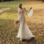 Illusion Garten / Im Freien Weiß Brautkleider / Hochzeitskleider 2021 Meerjungfrau Durchsichtige Tiefer V-Ausschnitt Lange Ärmel Glockenhülsen Rückenfreies Perlenstickerei Sweep / Pinsel Zug Rüschen
